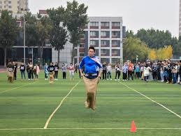 笑侃丨国足抗澳指北：三大细节暗助伊万，塞鸟若首秀谁给他保驾？